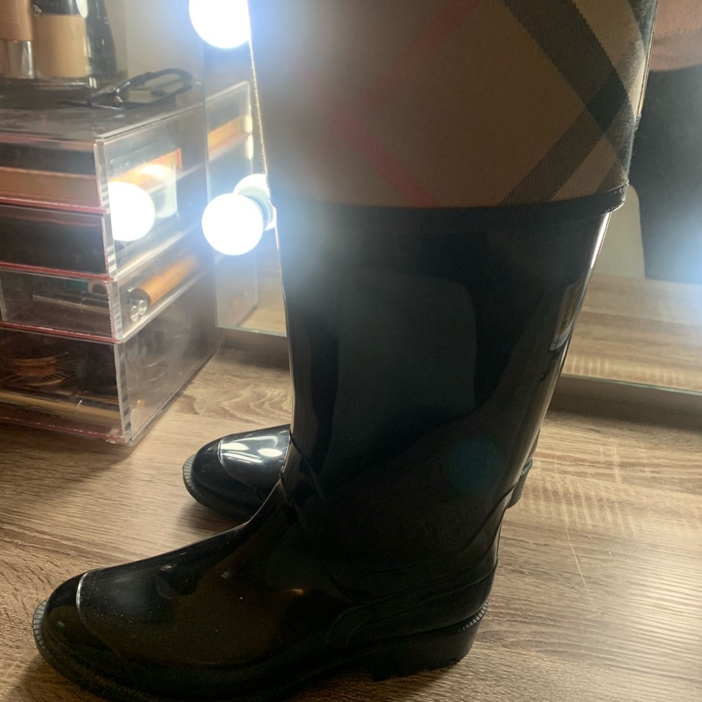 Burberry Black and Tan Winter Rain Boots